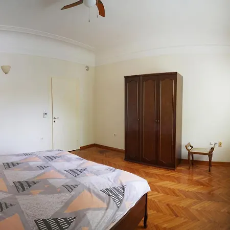 Dvornik Lux 1 Apartment