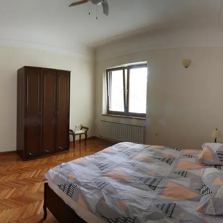 Dvornik Lux 1 Apartment *